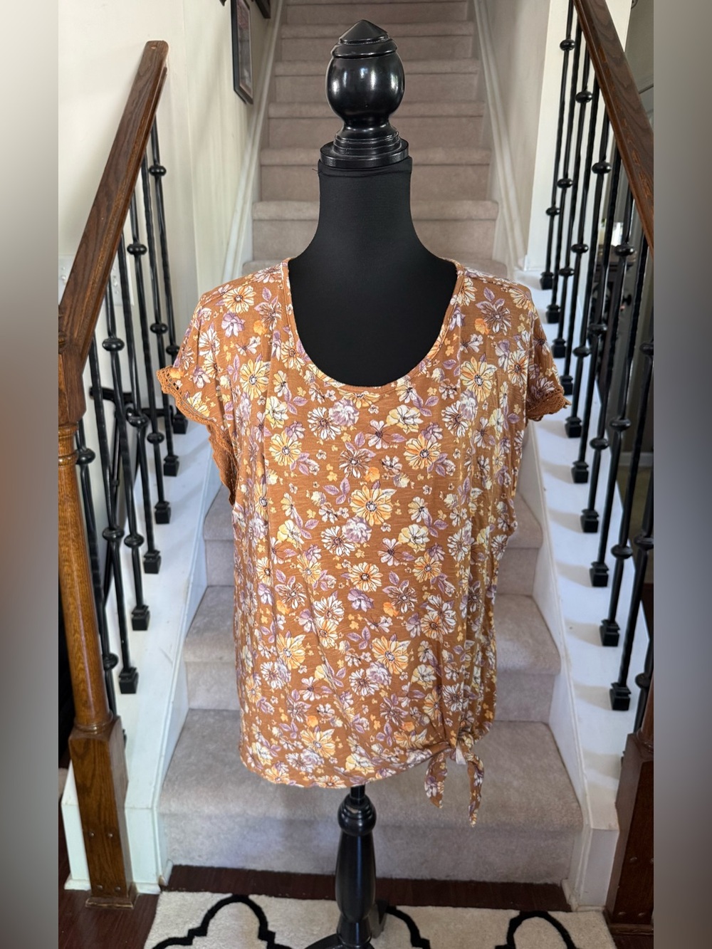 Women's Floral Short Sleeve Tie-Hem Tee
